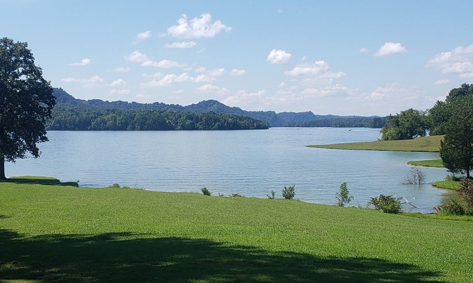 Vonore Cottage | Waterfront Cottage with Firepit, Lake View & Sunset Bliss