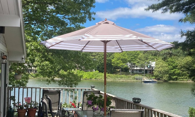 East Falmouth House | Waterfront Dream Getaway: Ocean View & Free Wi-Fi