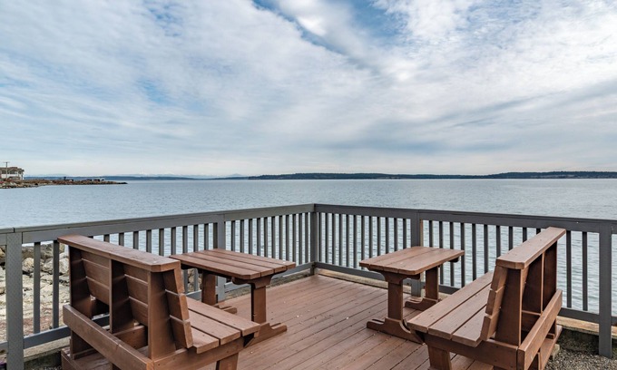 Port Townsend Hotel | Charming Water Front Inn with Breakfast & Family Amenities