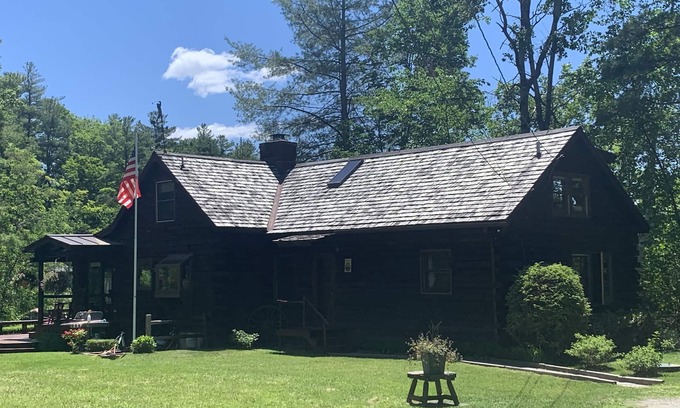 West Stockbridge House | Waterfront Log Cabin by Tanglewood with Ocean and Lake Views