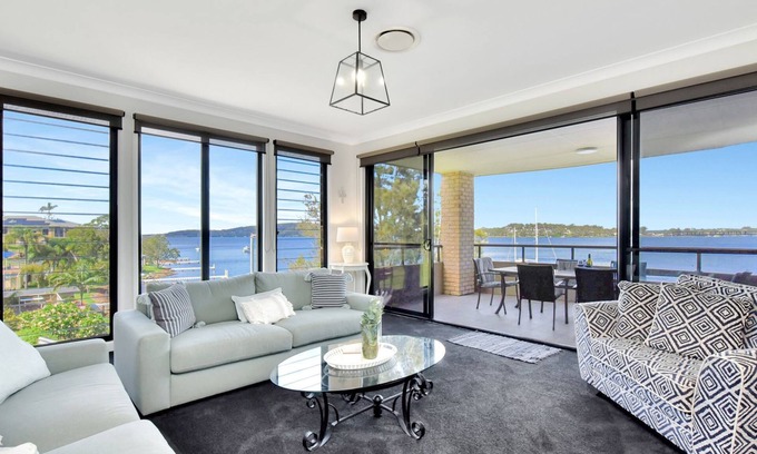 Fishing Point Apartment | Water's Edge Apartment: Waterfront Escape at Fishing Point