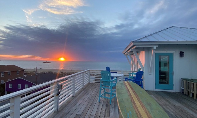 Carolina Beach House | Water's Edge | Breathtaking Ocean View & Private Pool Escape