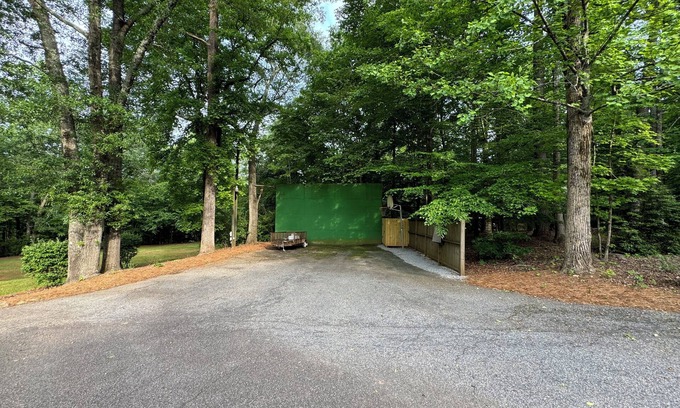 Athens House | Relax at Water's Edge Oconee: River, Lake & Pool Retreat