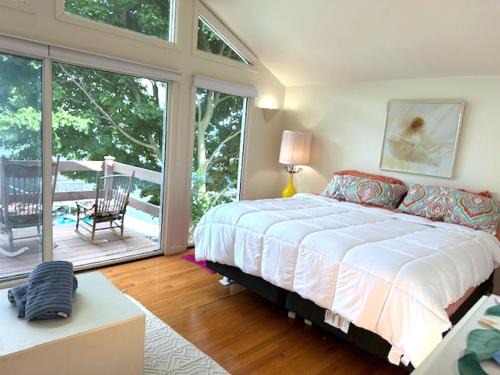 Canandaigua House | Water's Edge on Canandaigua Lake: Pet-Friendly Retreat
