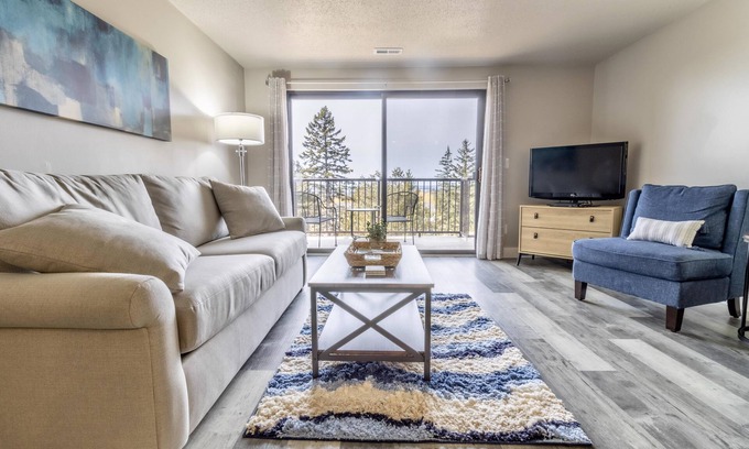 Acme Condo | Lake View Condo at Grand Traverse Resort with Pool & Spa