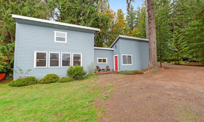 Seabeck Cottage | Cozy Water-View Cottage with Beach Access and Pet Friendly