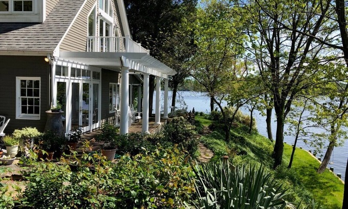 Epping Forest House | Scenic Water View Getaway at Saltworks Creek