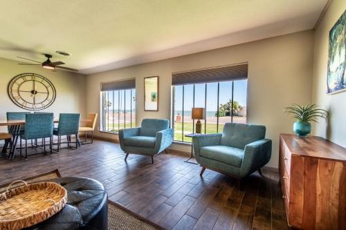 Bay Area House | Inviting Water View Retreat on Ocean Drive Awaits You