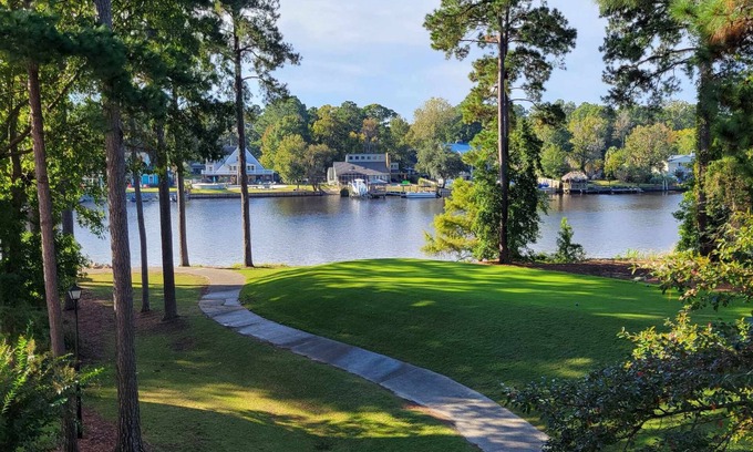 Myrtle Beach Condo | Waterway View King Suite with Pools on Premier Golf Course