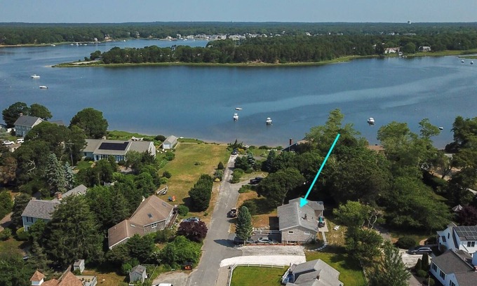 West Dennis House | Scenic Water Views with Grand Cove Access and Family Friendly