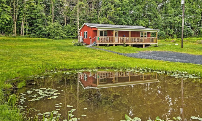 Brodheadsville Cottage | Discover 'The Overlook': Water Views & Outdoor Adventures
