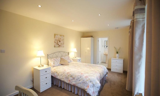 Lewannick House | Scenic Waterfall Cottage with Oceanfront Views & Pet Friendly