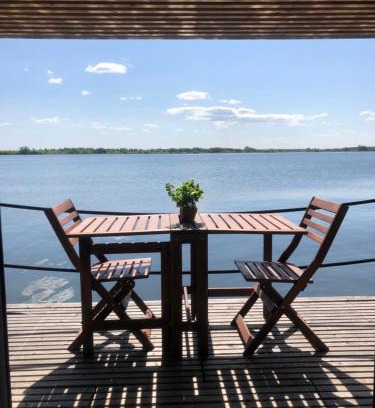 Plaue Boat Rental | Remarkable Waterfront Loft with Family-Friendly Dining
