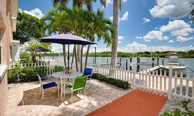 Indian Shores Condo | Waterfront Condo at Barefoot Beach Resort with Pool & Ocean View