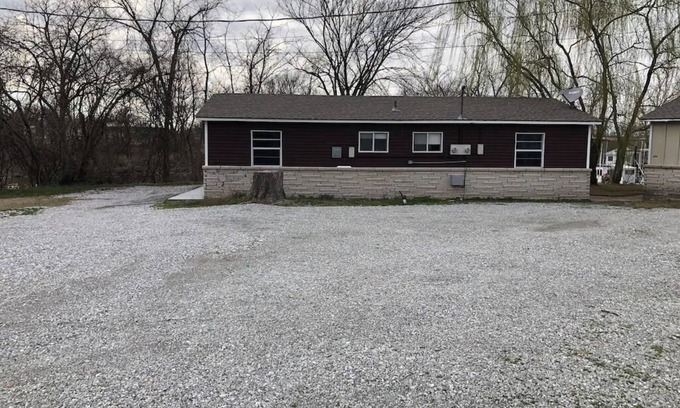 Grove Cabin | Scenic Waterfront Cabin J with Lake View - Guest Rated 9.8