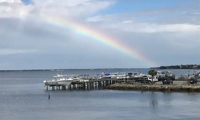 Salter Path House | Pet-Friendly Waterfront 2-Bedroom Retreat with Sound Views