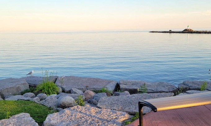 Clarington House | Waterfront 4 Bedroom Retreat - Steps from the Beach