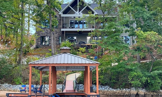 Six Mile House | Waterfront Retreat: 5BD/5BA with Hot Tub & Pool Access