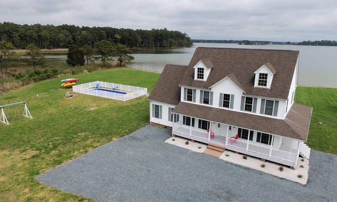 Cambridge House | Idyllic Waterfront Retreat with Pool & Kayaks for Families