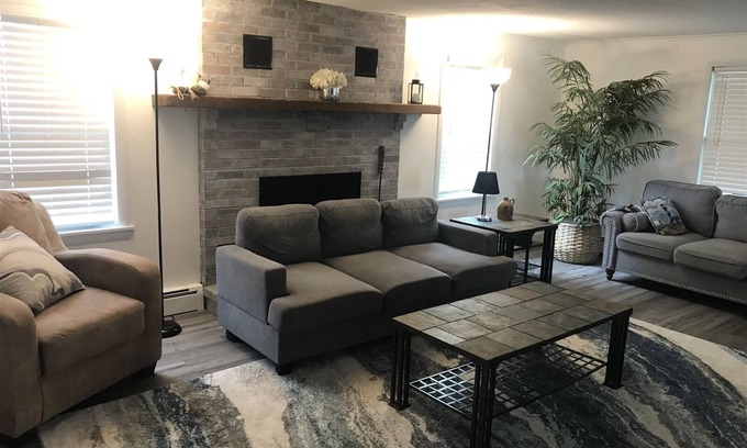 Camp Ellis House | Perfect 5BR Waterfront Retreat in Camp Ellis - Rated 10/10