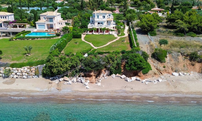 Ermionida Villa | Waterfront 5BR Villa near Porto Heli