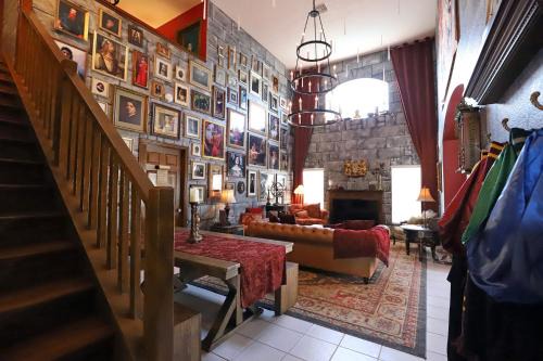 Lake Berkley House | Waterfront 6-Bedroom Wizarding Villa in Lake Berkley Near Universal Studio's Harry Potter