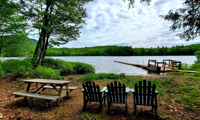 Bryant Pond Cabin | Experience Waterfront & Mountain Views with Pet-Friendly Comfort