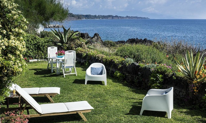 Pozzillo Apartment | Inviting Waterfront Apartment with Panoramic Sea Views