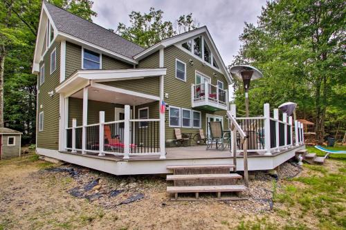 Ashland House | Waterfront Ashland Home Near Downtown with Hot Tub Access