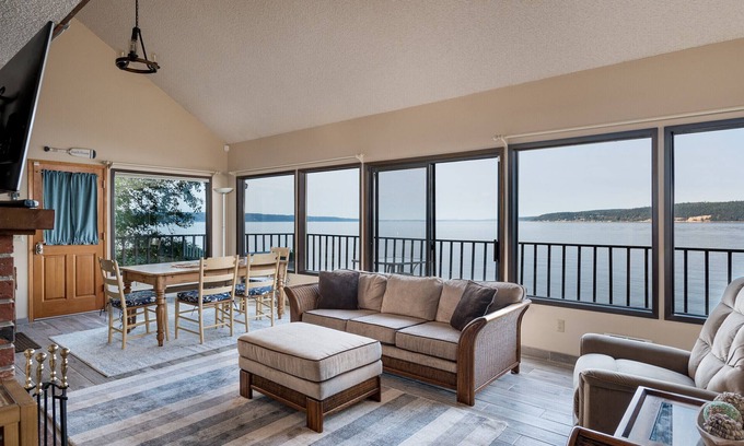 Langley House | Ocean View Waterfront Beach House in Whidbey Island