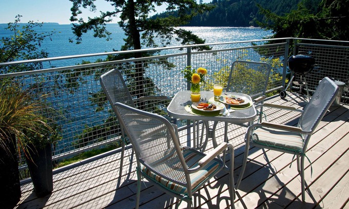 Bowen Island Apartment | Peaceful Studio with Ocean Views and Sunny Beach Decks