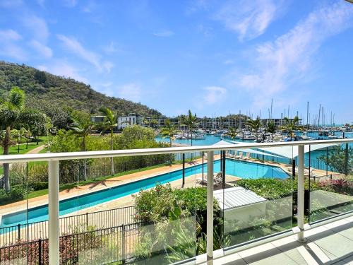 Nelly Bay Apartment | Oceanfront 'Beachside' Apartment with Pool & Spa Retreat