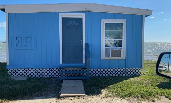 Aransas Pass Cabin | Cozy Waterfront Cabin in Aransas Pass, Texas - Pet Friendly