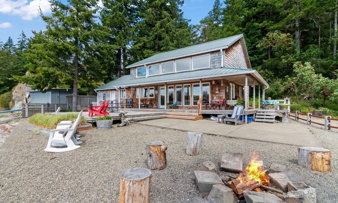 Shelton House | Waterfront Cabin Retreat with Breathtaking Inlet Views