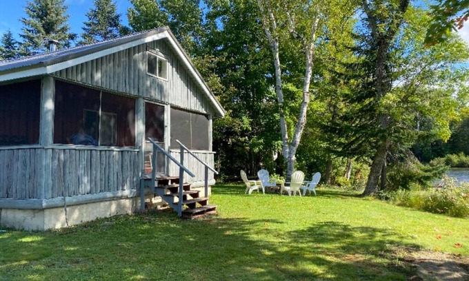 Sinclair Cabin | Cozy Waterfront Cabin with Access to Long Lake & Breakfast