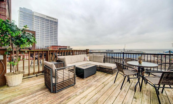 Downtown Cleveland Apartment | Prime Waterfront Cleveland Apartment Near Downtown Attractions