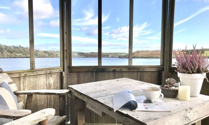 Kinsale Apartment | Scenic Waterfront Retreat in Kinsale, Co. Cork – Rated 9.4/10
