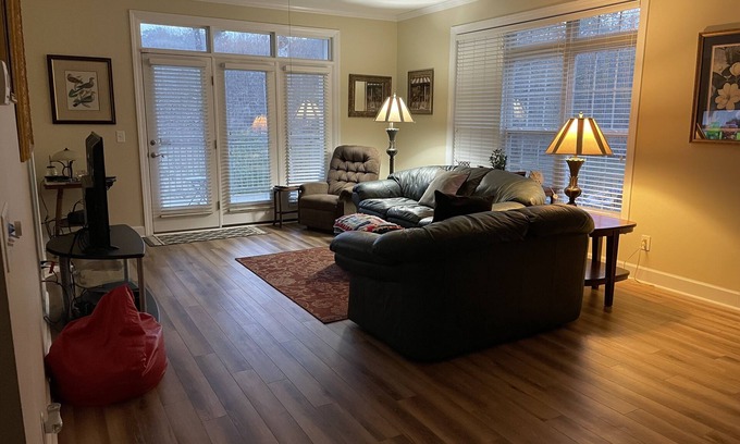 Santee Condo | Inviting Waterfront Condo with Spa & Lake Views in Santee