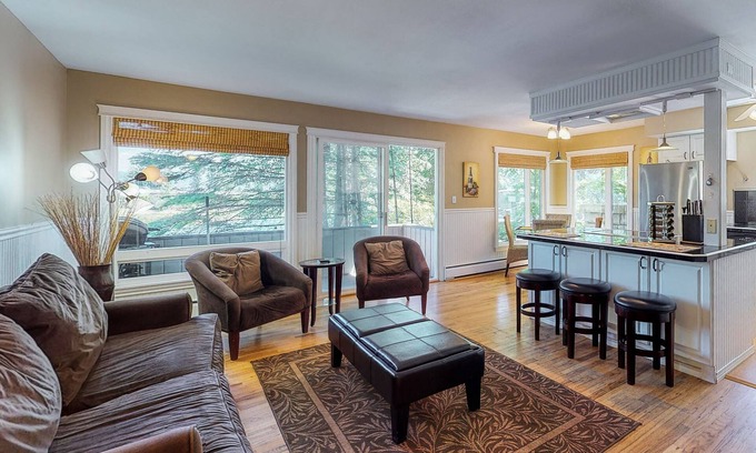 Sandpoint Condo | Waterfront Condo Steps from Downtown Sandpoint with Boat Slip