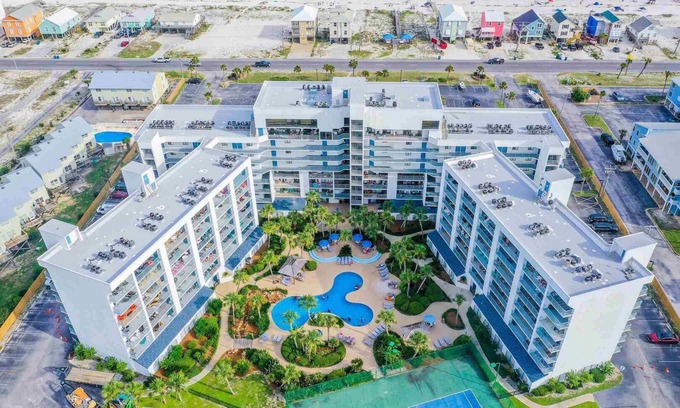 Ono Island Condo | Waterfront Condo with Pool, Hot Tub & Tennis Access