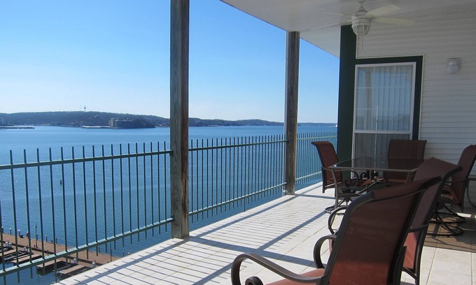 Lakeland Condo | Waterfront Condo with Breathtaking Views & Pool Access