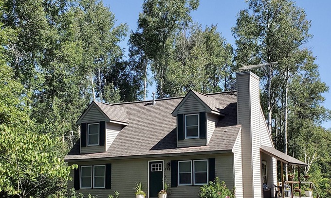 Mayfield House | Riverside Retreat: Guest Rated 10/10 with Spa & Breakfast