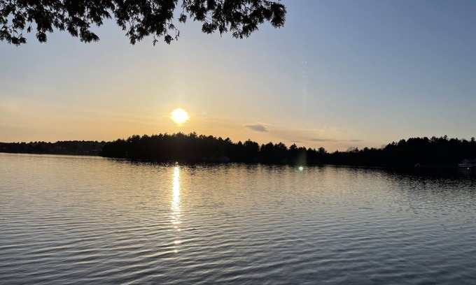 Alban Cottage | Delightful Waterfront Cottage 17: Family & Pet Friendly Stay