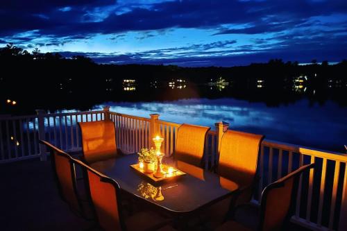 Mount Sunapee House | Waterfront Cottage: Perfect for Family Ski Adventures!