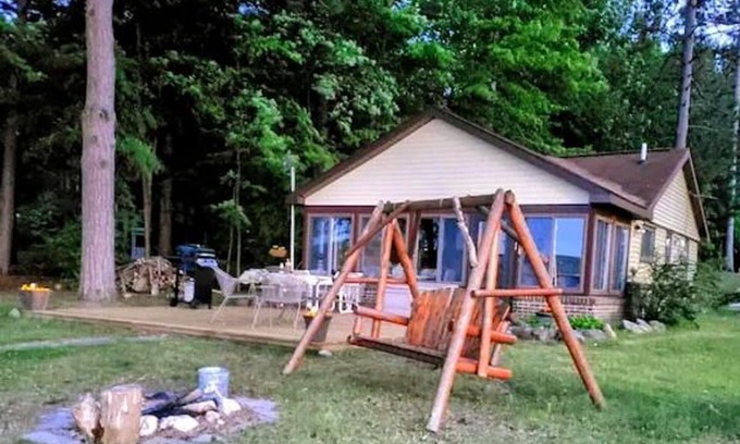 Bellaire Cabin | Lakefront Cottage on Bellaire: Rated 10/10 with Views