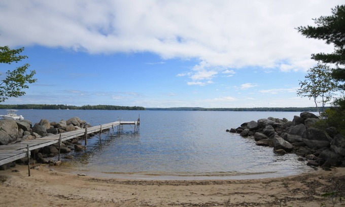 Standish Ski Chalet | Frye Island Waterfront Retreat: Beach, Sunset & Pet-Friendly