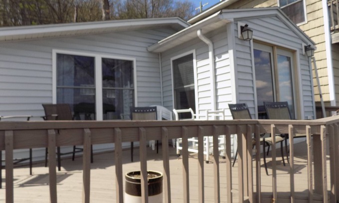 Hammondsport Cottage | Beautiful Waterfront Cottage on Keuka Lake with Moorage
