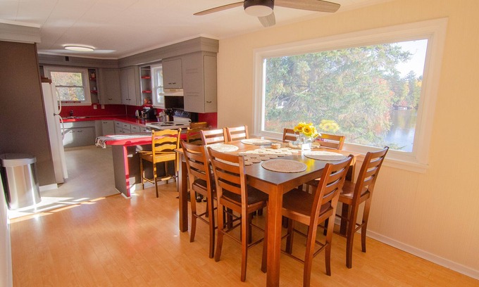 St. Charles Cottage | Scenic Waterfront Cottage with Ocean View and Kitchen