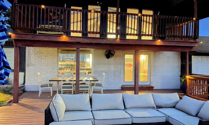 Eufaula House | Pet-Friendly Waterfront Haven with Cove & Lake Views