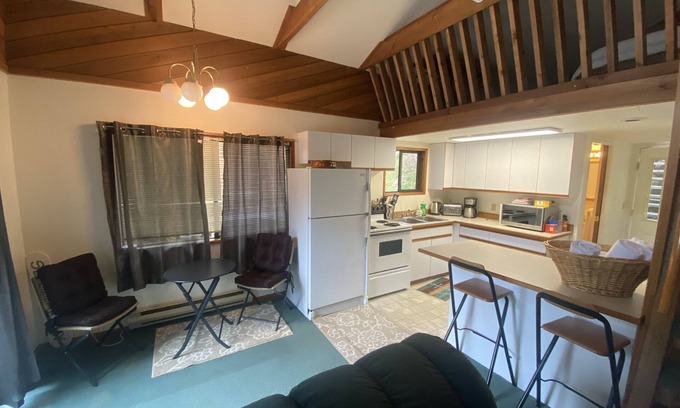 Bamfield Cabin | Waterfront Cabin Retreat with Dock and Family-Friendly Amenities